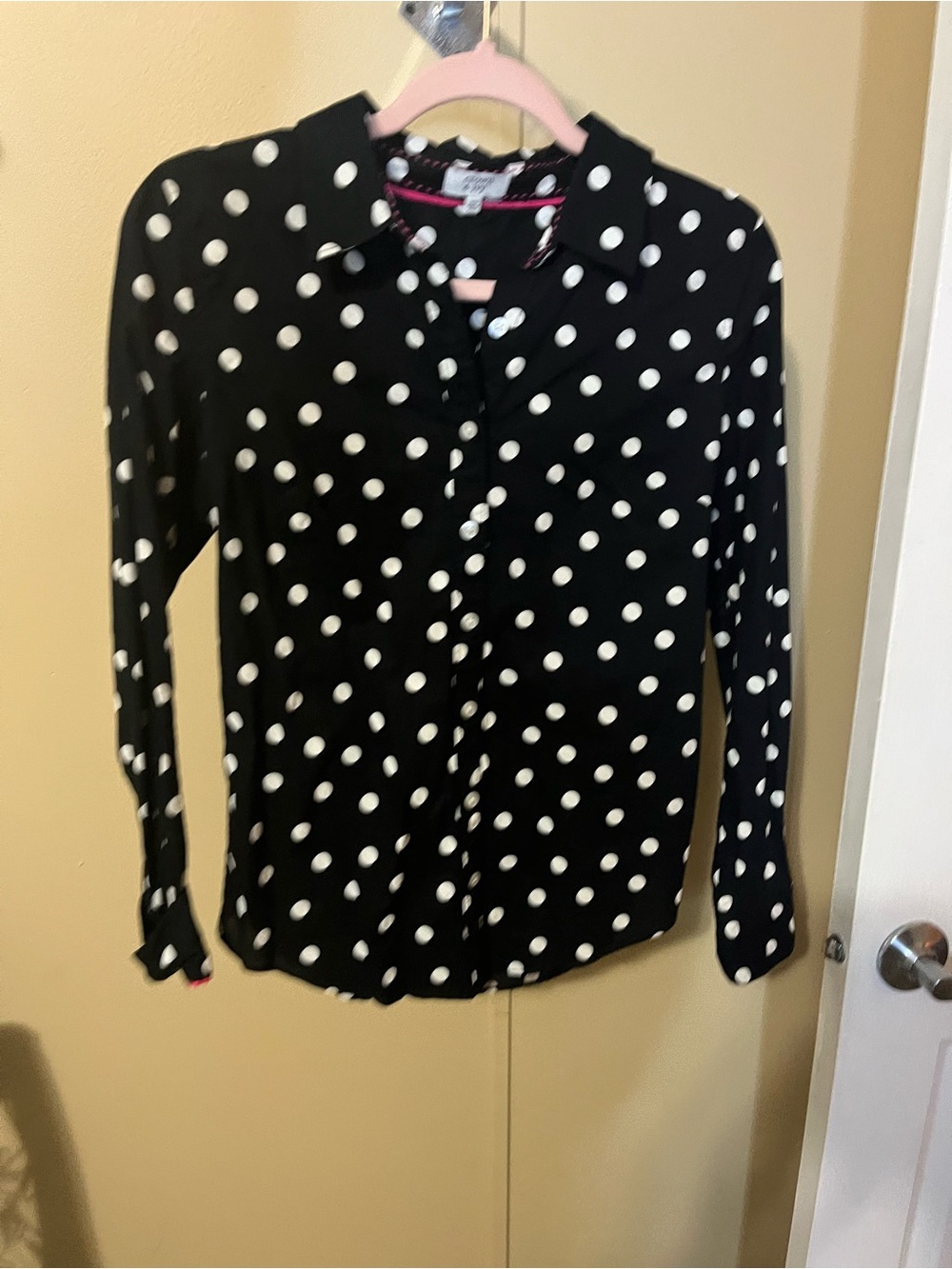 crown & ivy Black Button-Down Blouse with White Polka Dots